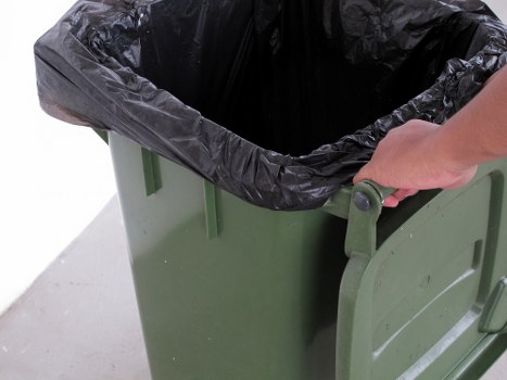 Experienced house clearance experts at work